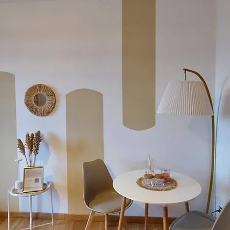 La Casa Di Angela بيت ضيافة *